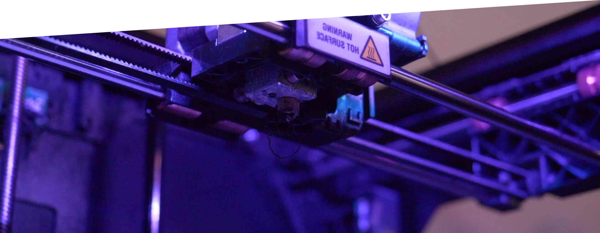 Video im Hintergrund 3D Lohnfertigung